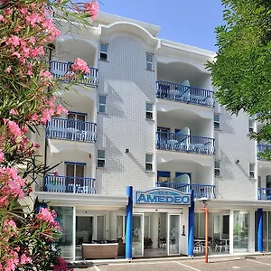 2* Hotel Amedeo